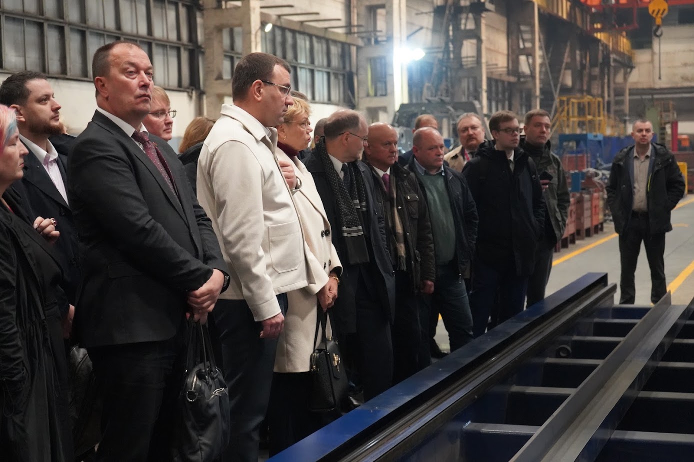 Участники рабочей группы во время ознакомительного визита на производственную площадку БЕЛАЗ.